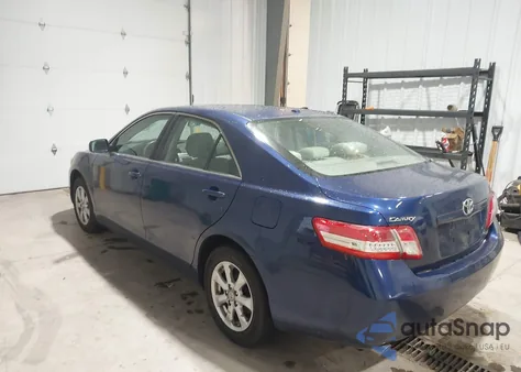 2010 Toyota Camry Le V6 z USA, uszkodzony, nr VIN JTNBK3EK4A3049034